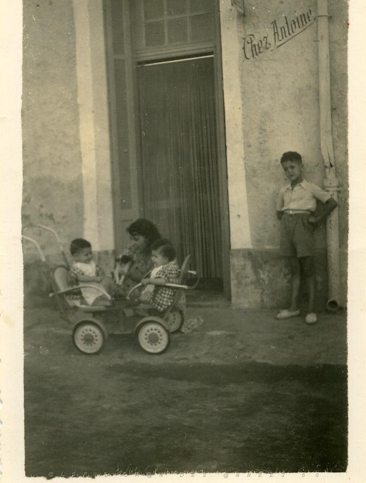 ORAN 1949 MEDIONO SALON DE COIFFURE CHEZ ANTOINE.JPG